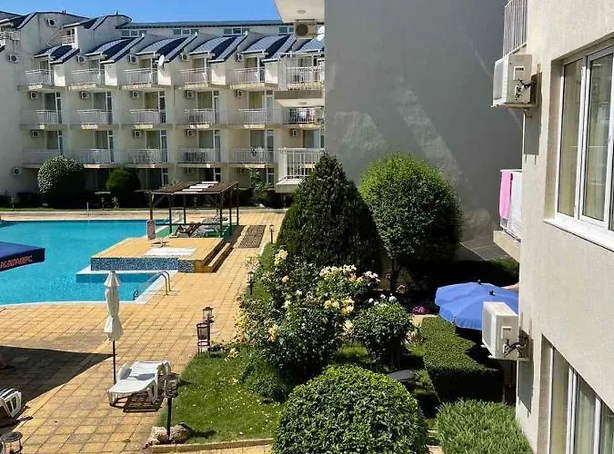 Rutland Sp Апартаменти *